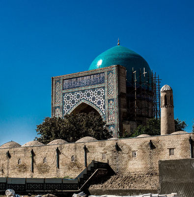 Kok Gumbaz Mosque ("blue dome mosque") was built 1435-1436 on the foundations of earlier buildings of pre-Mongol period