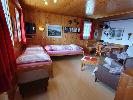 2 Betten im Wohnzimmer