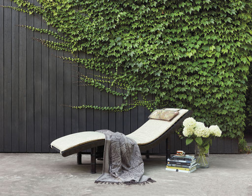 Menfi chaise longue designed by Luca Tornaghi for Etro Home, soft configuration balancing textile comfort and wooden precision