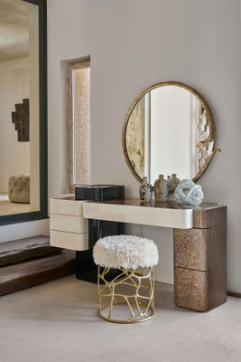 Morelia Mirror designed by Luca Tornaghi for Roberto Cavalli Home, balancing reflection, material pattern and living gesture.
