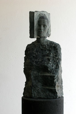 O.T., 2003, Olivindiabas, 2-teilig, 80 (170,5)x33x29 cm