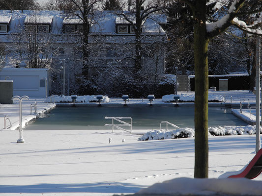 2014 Freibad im Schnee