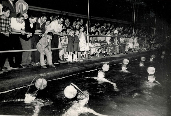 1959 Abendschwimmfest Lampionschwimmen