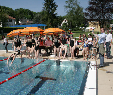 2010 24-Std-Schwimmen Startschuss