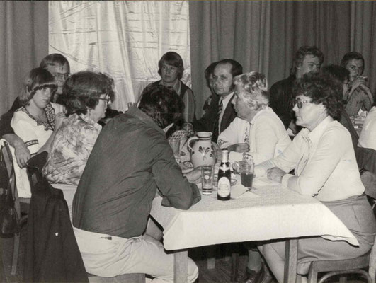 1977 Dankeschönfest - Annette Baloun, Wolfgang Gäßler, Margot + Walter Baloun, Helga Maus, ?, Ursula Dillmann, Inge Fuchs (von li.)