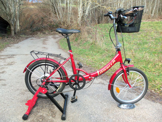 Le vélo générateur complet en position statique 