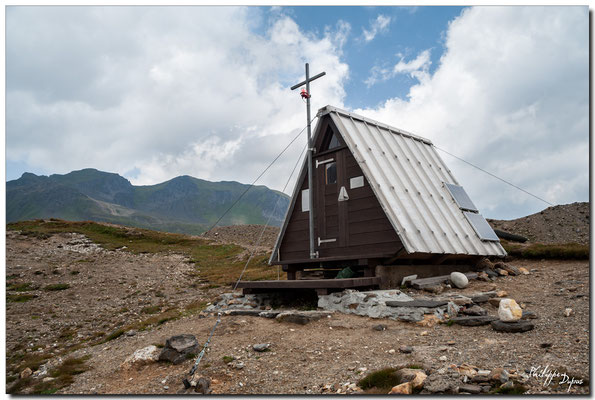 Chapelle - refuge au Col de Gries 2450 m à la frontière italo-suisse