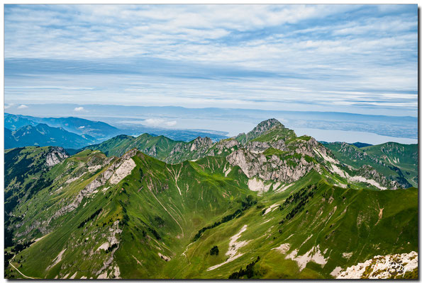 Dent d'Oche 2222 m, Lac Léman et Jura vaudois depuis le sommet des Cornettes de Bises 2432 m