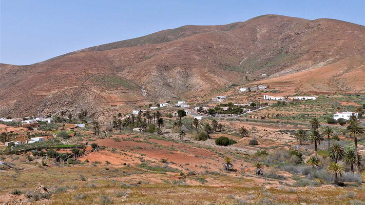 Blick auf den Ort Vega de Río Palmas.