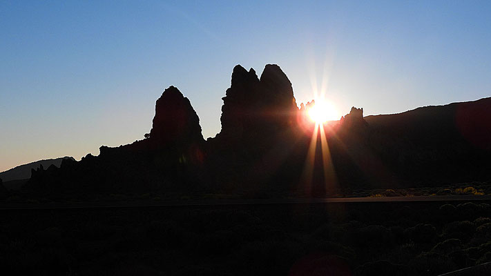 Sonnenuntergang hinter den Roques de Garcia