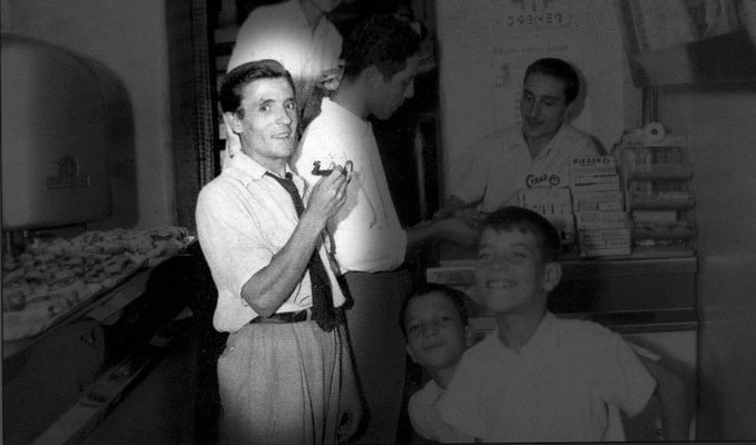 1955 Al Bar Vittoria, Mario Risafi