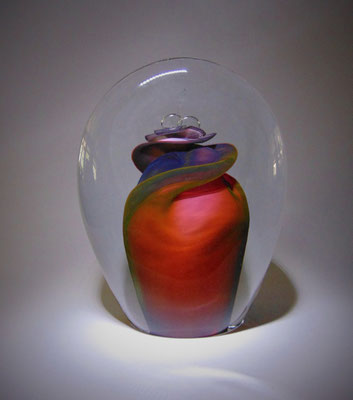  IM TANZ II, farbige Zapfen und Kristall, 28 x 22 x 12 cm