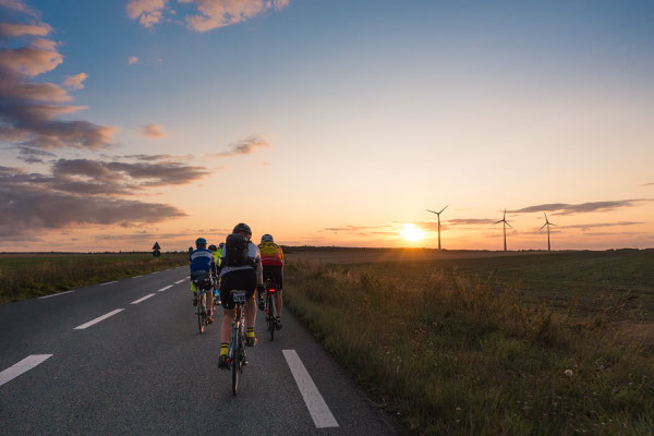 Fahrt in den Sonnenuntergang