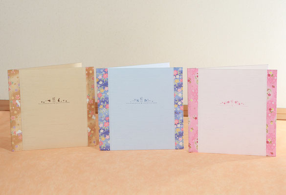 薄くて軽い　ちりめんが可愛い和風アルバムシリーズ　２面　３面　６面がございます。４２００円～