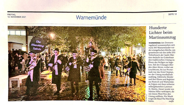 Lampinion- Umzug in Warnemünde zum St. Martinsmannfest