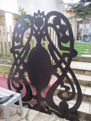 Magali-Nourissat-sculpture-atelier-lustre-lalique-forex-noir