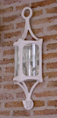 Magali-Nourissat-sculpture-applique-plâtre-blanc-lanterne