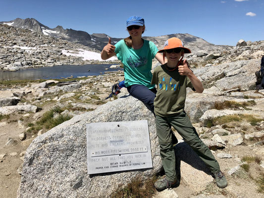 Geschafft, auf dem 3.375 Meter hohen Donahue Pass der Übergang in den Yosemite NP