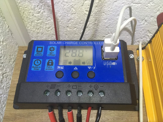 Bei halb bedecktem Wetter recht viel Saft, was aus den Panels kommt...28.8 Volt