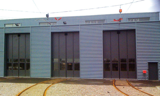 SMF Société Métallurgique du Forez - Portes pliantes avec découpe caténaire Dépôt Tram de Monpellier (34)