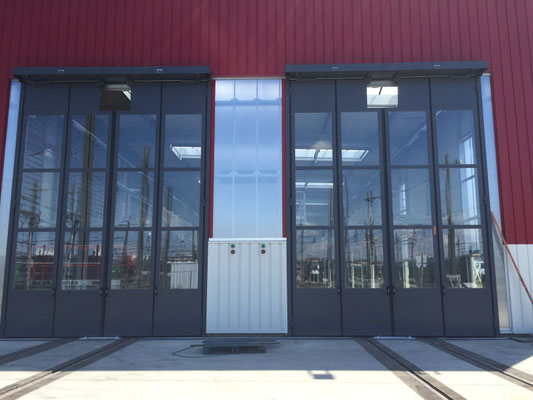 SMF Société Métallurgique du Forez Portes accordéons pliantes 2+2 ouverture rapide avec découpe caténaire