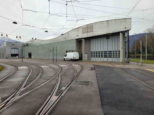 CENTRE DE MAINTENANCE TRAMS PORTES ATELIER SMF