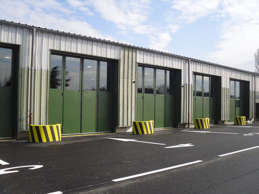 Société Métallurgique du Forez SMF portes accordéon pour bâtiment véhicules Armée