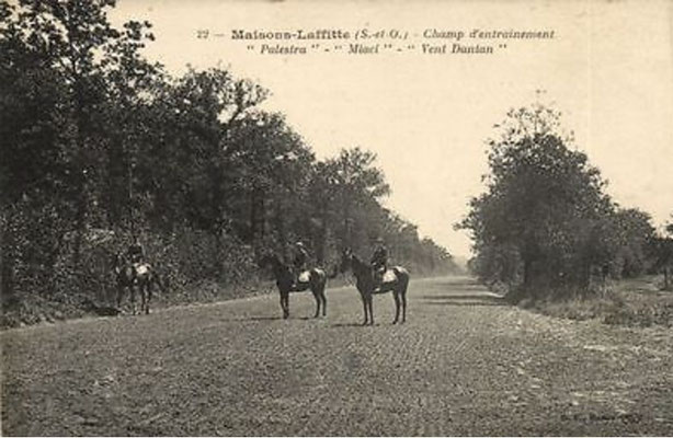 Piste d'entrainement dans les années 60 en forêt à Maisons-Laffitte