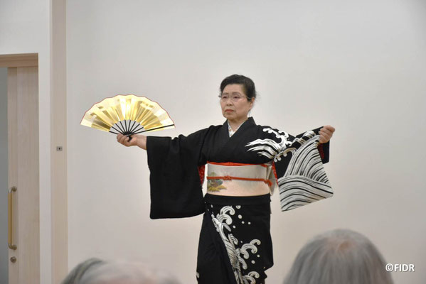 本ページに投稿くださった、中村郁子さんの素晴らしい踊り
