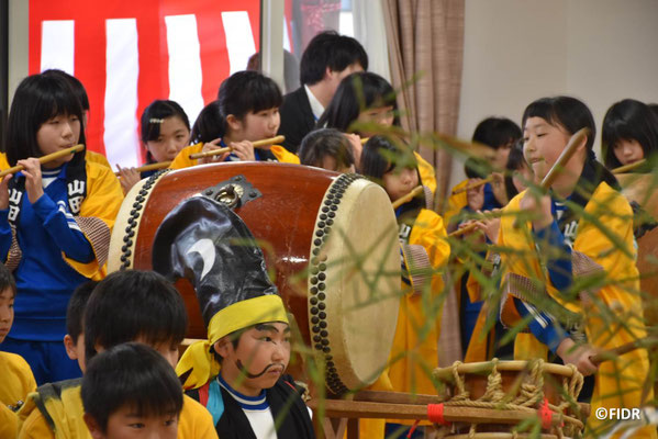 山田南小学校5年生、6年生の勇壮で迫力ある獅子舞
