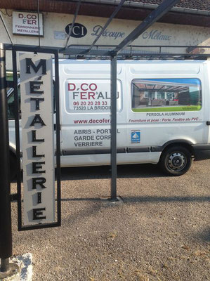 Découpe de métal sur mesure pour les particuliers et les professionnels. Personnalisez le design de votre portail, garde corps …… avec la tôle découpé.