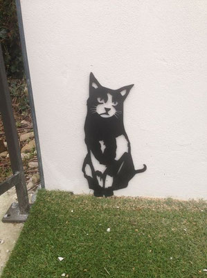 le chat qui pause en tôle de 3mm noir mat 40/20cm 