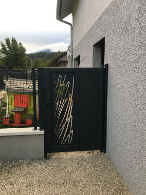 installation d'un portail fabriqués en France par HORIZAL