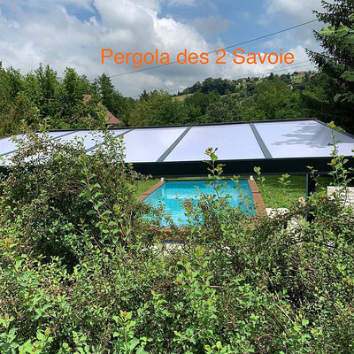Créer des ambiances uniques. Adossée ou autoportée, la pergola sur mesure est un véritable espace de vie extérieur. Qualité/prix imbattable, profitez de votre terrasse toute l'année.