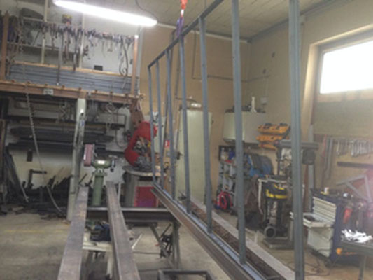 mise en place d'une verrière d'intérieur style atelier
