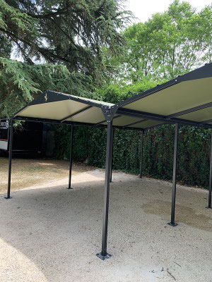 Carport simple ou double, de fabrication artisanale et personnalisé.