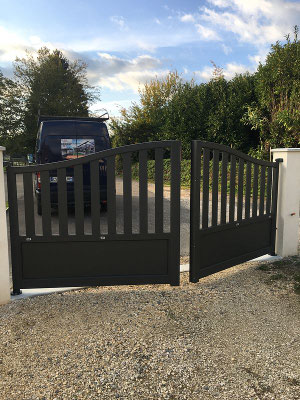 pose d'un portail aluminium sur mesure