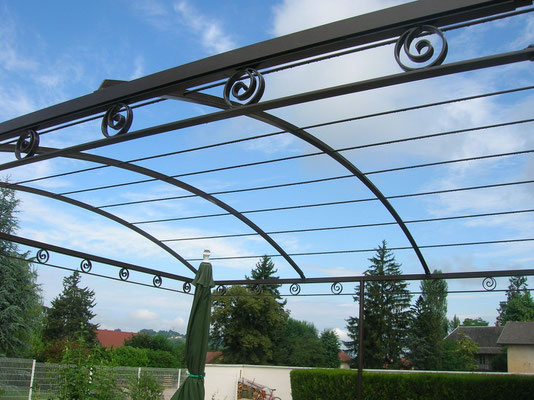 installation d'une pergola en fer forgé près de grenoble