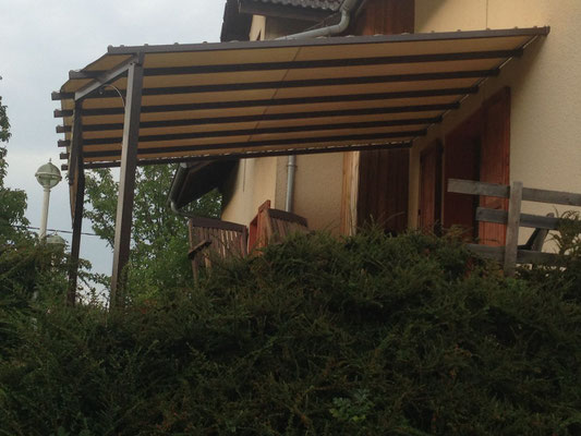 Le soleil de printemps commence à chauffer et vous souhaiter en profiter à l'ombre d'une pergola. Devis gratuit.