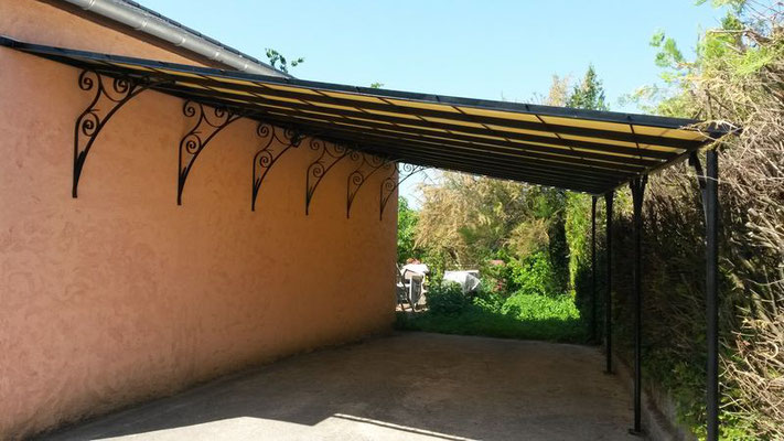 Abri voiture sur mesure en fer forgé