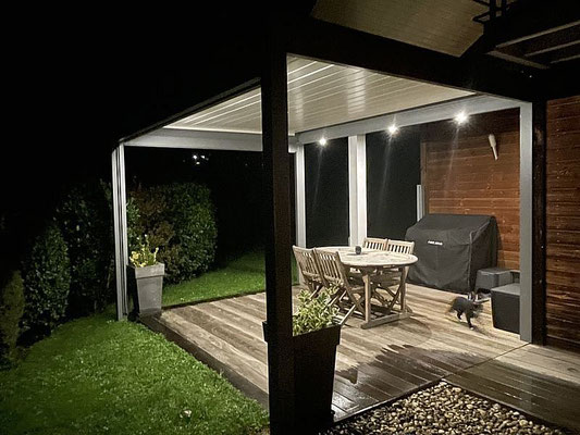 La pergola bioclimatique peut être installée dan divers endroit, tels que le jardin, la terrasse ou la cour. L'avantage de ces pergolas est leurs adaptabilité. Elles offrent une protection contre le soleil tout en permettant une ventilation naturelle.