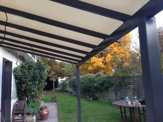 Auvent de 4/3m avec toile tendue Protégez vos espaces extérieurs, des abris sur mesure.