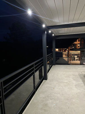 Pergola avec lames orientables motorisées à Saint Laurent du Pont