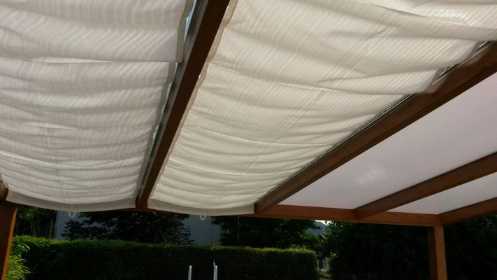 Nos voiles d'ombrage vous procurent une bonne protection solaire et permettent d'abaisser la température dans votre pergola en été