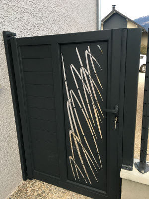 portails avec motifs en découpe laser