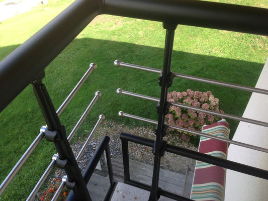 Pour protéger votre famille contre la chute, les garde-corps sont faits pour vous. De plus, les garde-corps en alu durent dans le temps et sont faciles d'entretien.