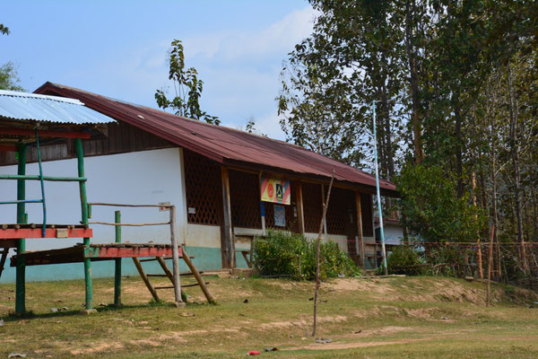 Die Schule in Ban Phoesana (ebenfalls von der Bambusschule gebaut)