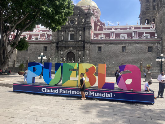 jede Stadt in Mexico hat diese Buchstaben und es ist immer ein beliebtes Fotomotiv
