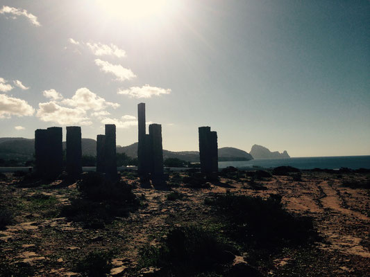 Hier sind wir bei "Stonehenge", das ein Künstler errichtet hat. 