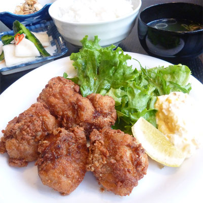 Aランチ　国産若鶏　唐揚げ　自家製タルタルソース　８５０円
